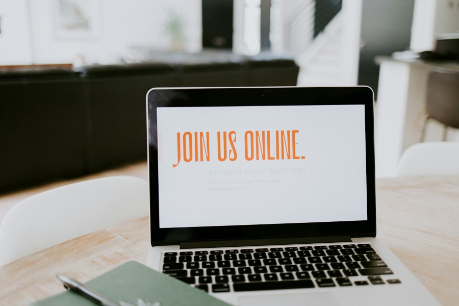 Online Communities on a Laptop